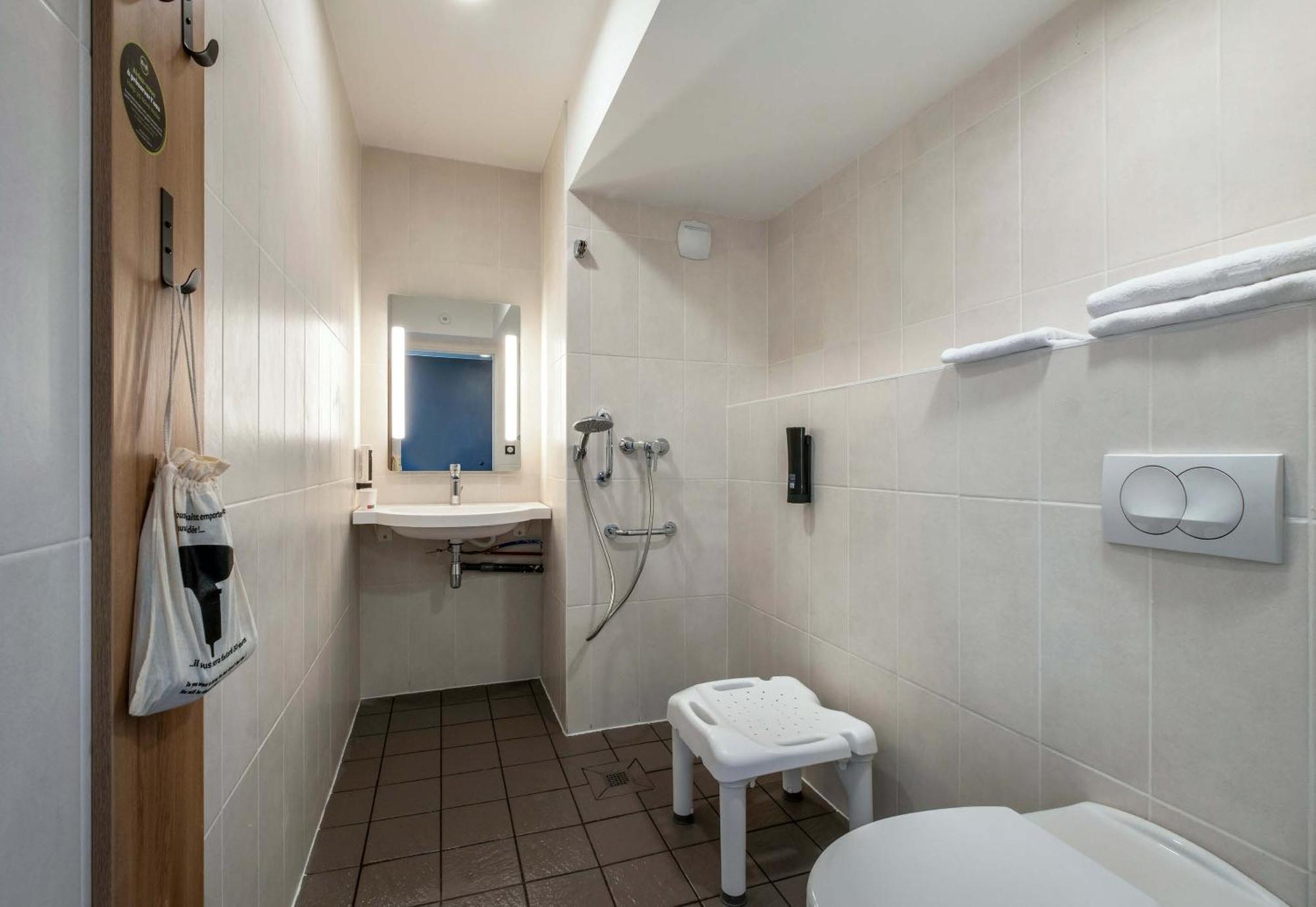 B&B Hotel Saintes Buitenkant foto